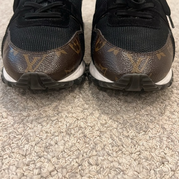 Louis Vuitton Run Away monogram sneaker runner - Picture 7 of 13